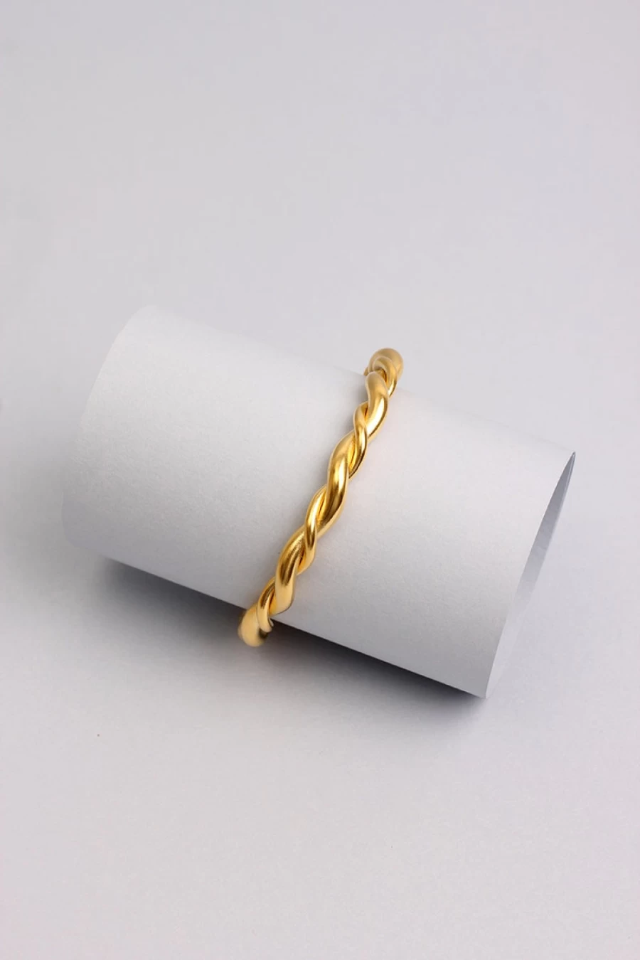 Vanina Women's Fusilli Bangle - Elegant Spiral Design Bracelet